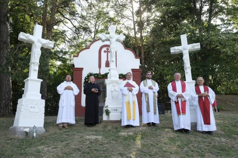 2021.06.30_Gödre felújított kálvária (78).JPG